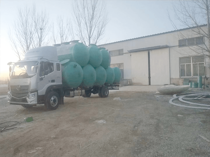 寧夏省銀川玻璃鋼污水處理發貨現場